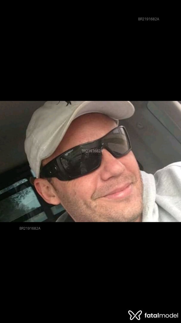 Acompanhante homem loira (o) de olhos azuis em Piracicaba Acompanhante homem loira (o) de olhos azuis em Piracicaba - Kered