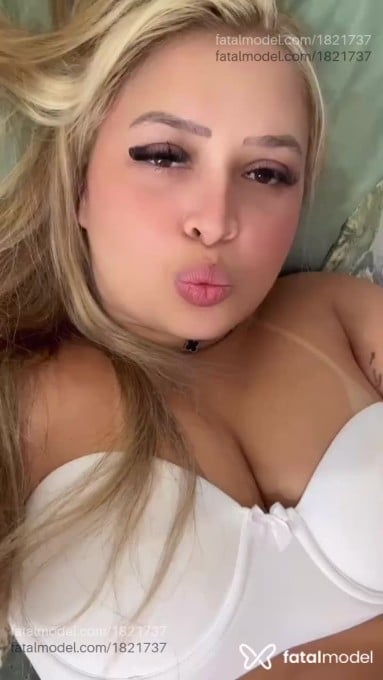 Acompanhante mulher loira (o) de olhos castanhos em Betim - Larissa