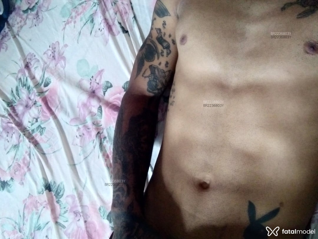 Acompanhante homem morena (o) de olhos castanhos em Uberaba - Julio