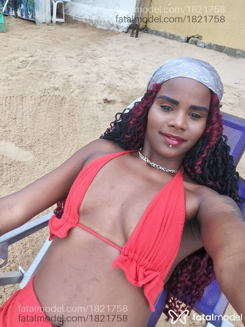Acompanhante mulher morena (o) de olhos pretos - Brenda Alvez