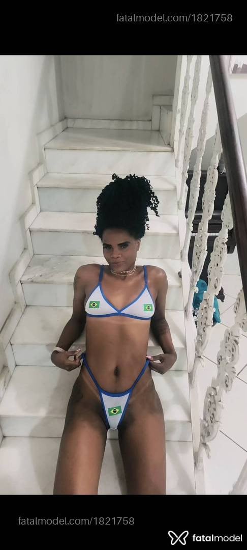Acompanhante mulher morena (o) de olhos pretos - Brenda Alvez