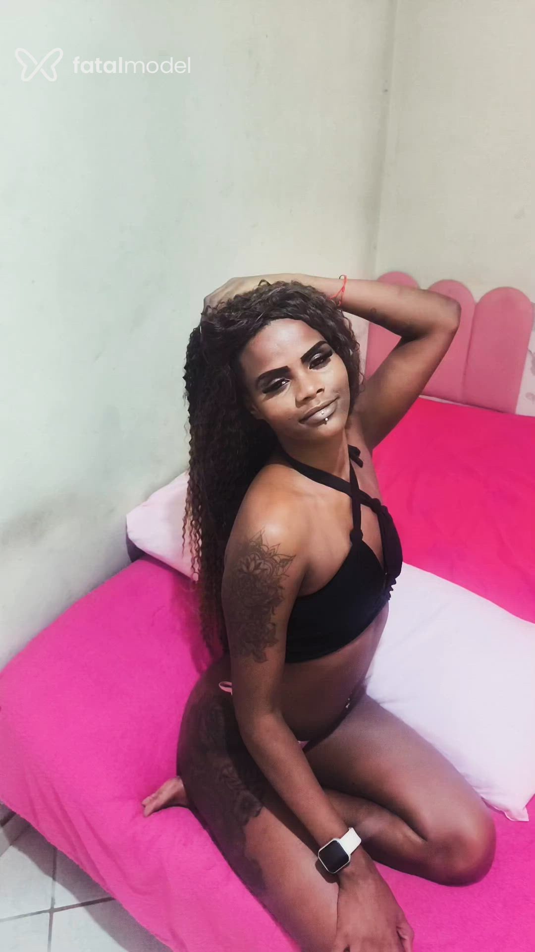 Acompanhante mulher morena (o) de olhos pretos - Brenda Alvez