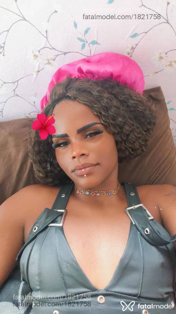 Acompanhante mulher morena (o) de olhos pretos - Brenda Alvez