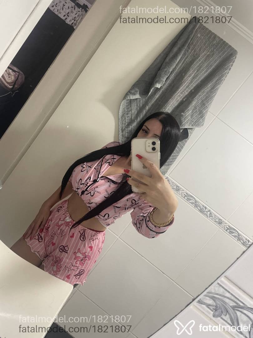 Acompanhante mulher morena (o) de olhos castanhos - Júlia Menezes