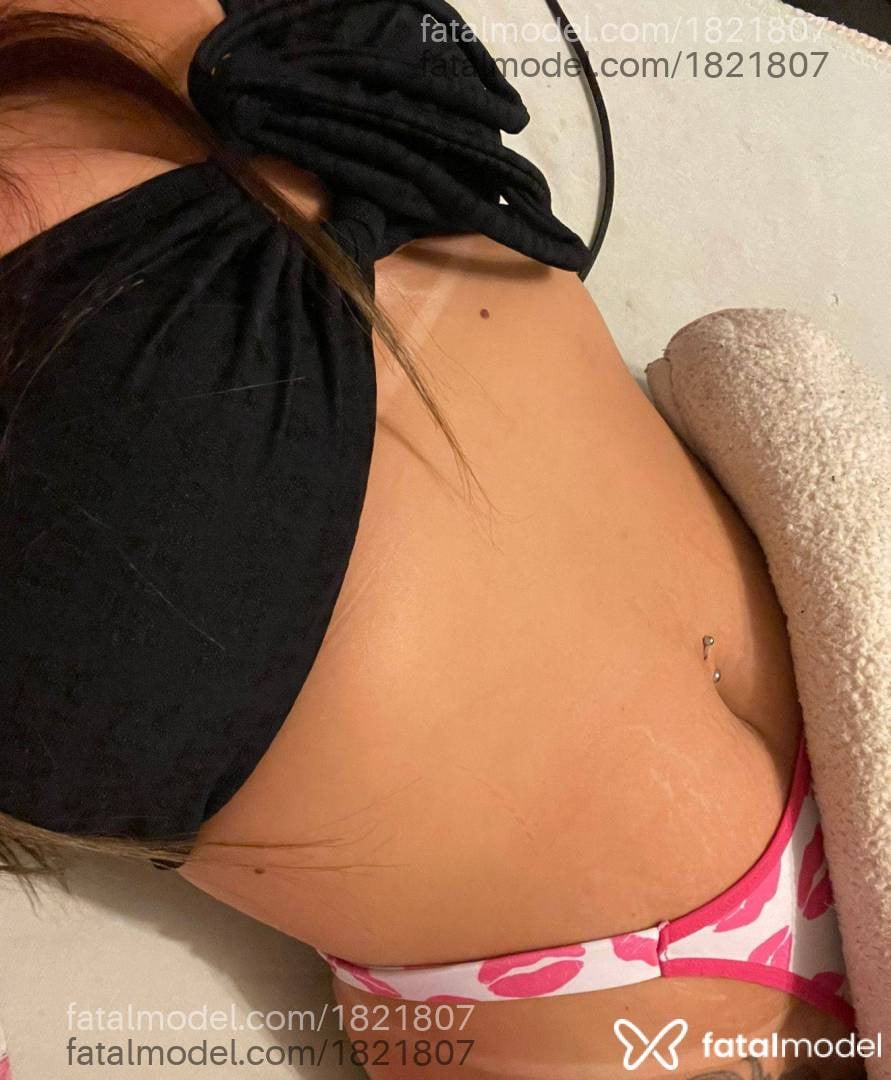Acompanhante mulher com cabelo castanho de olhos castanhos em Porto Alegre - Júlia Menezes