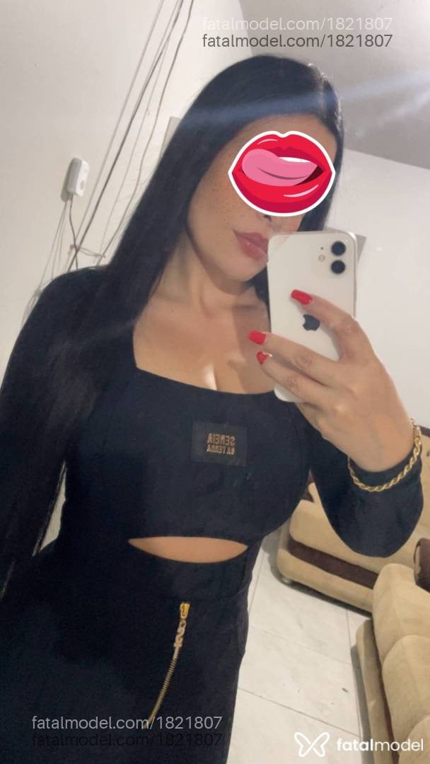 Acompanhante mulher morena (o) de olhos castanhos - Júlia Menezes