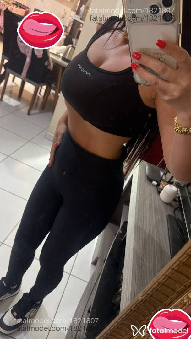 Acompanhante mulher morena (o) de olhos castanhos - Júlia Menezes