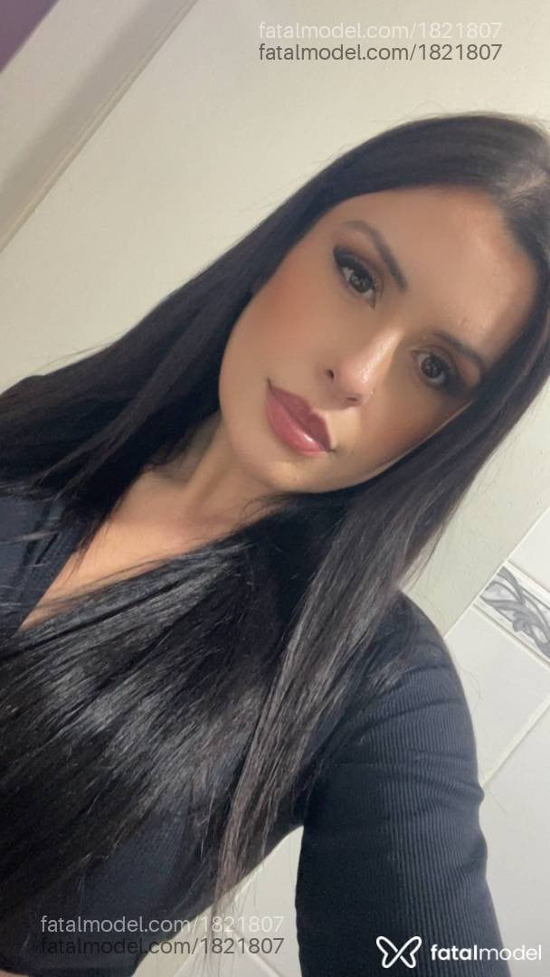 Acompanhante mulher morena (o) de olhos castanhos - Júlia Menezes