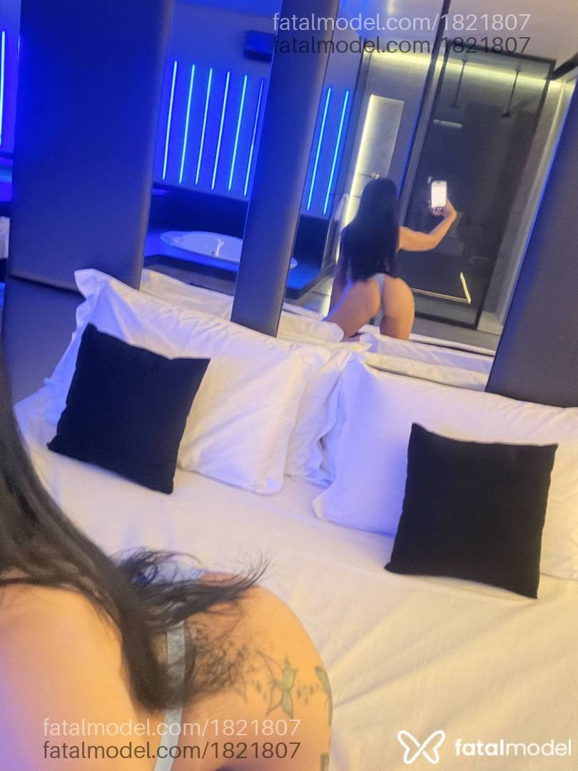 Acompanhante mulher morena (o) de olhos castanhos - Júlia Menezes