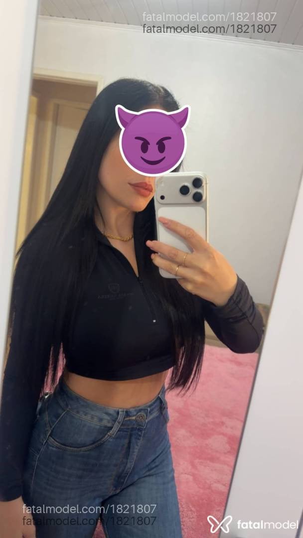 Acompanhante mulher morena (o) de olhos castanhos - Júlia Menezes