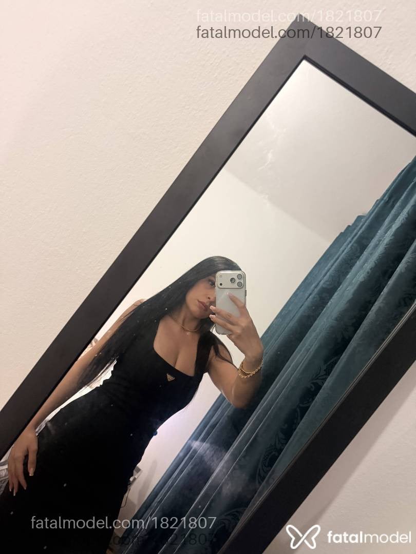 Acompanhante mulher morena (o) de olhos castanhos - Júlia Menezes