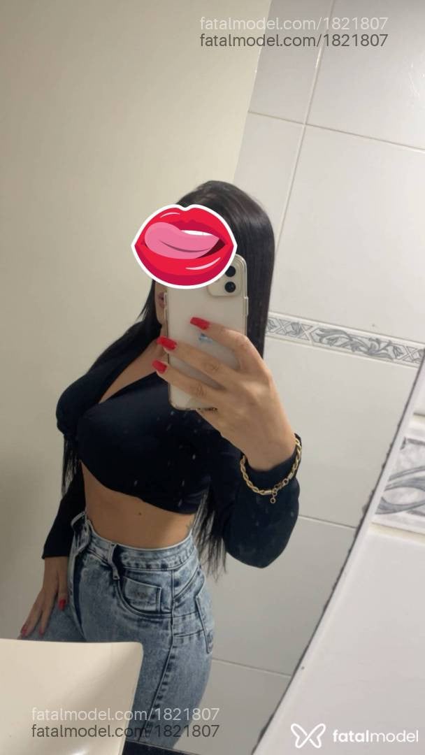 Acompanhante mulher morena (o) de olhos castanhos - Júlia Menezes