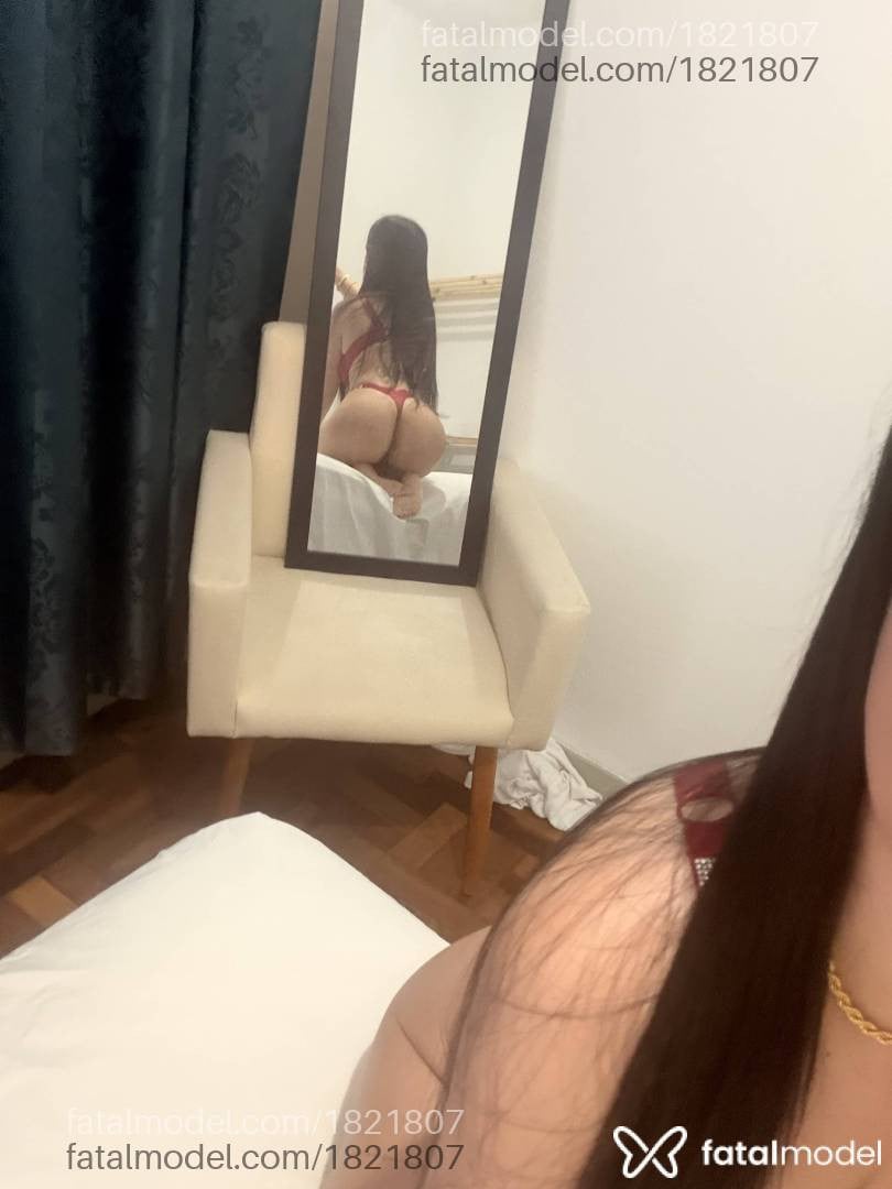 Acompanhante mulher morena (o) de olhos castanhos - Júlia Menezes