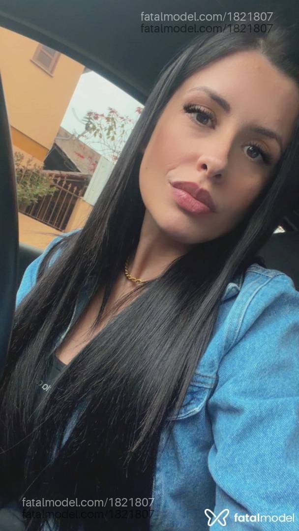 Acompanhante mulher morena (o) de olhos castanhos - Júlia Menezes