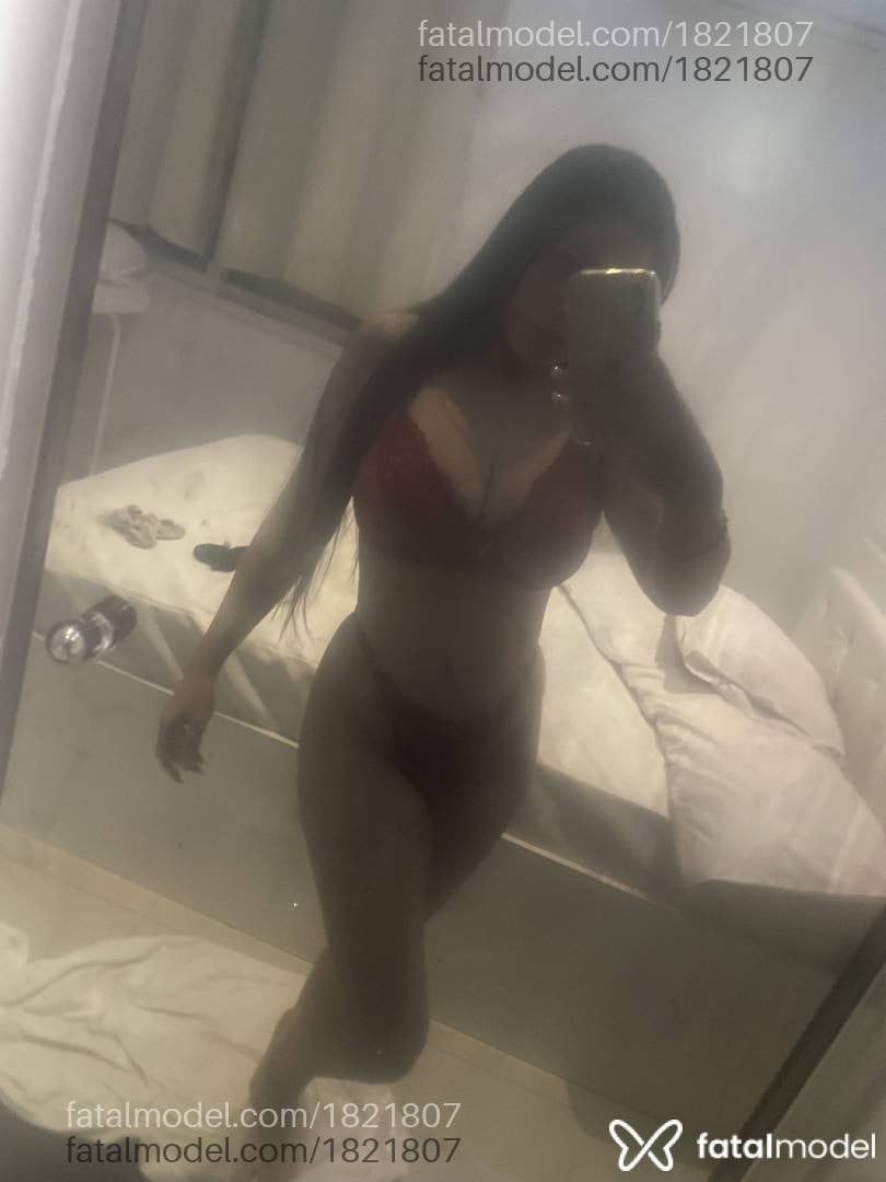 Acompanhante mulher com cabelo castanho de olhos castanhos em Porto Alegre - Júlia Menezes
