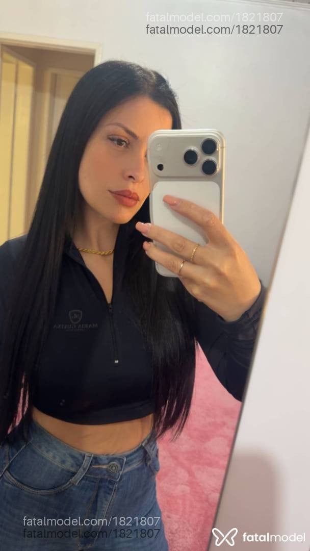 Acompanhante mulher morena (o) de olhos castanhos - Júlia Menezes