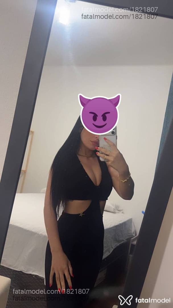 Acompanhante mulher morena (o) de olhos castanhos - Júlia Menezes