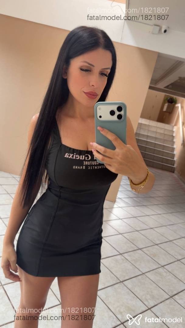 Acompanhante mulher morena (o) de olhos castanhos - Júlia Menezes