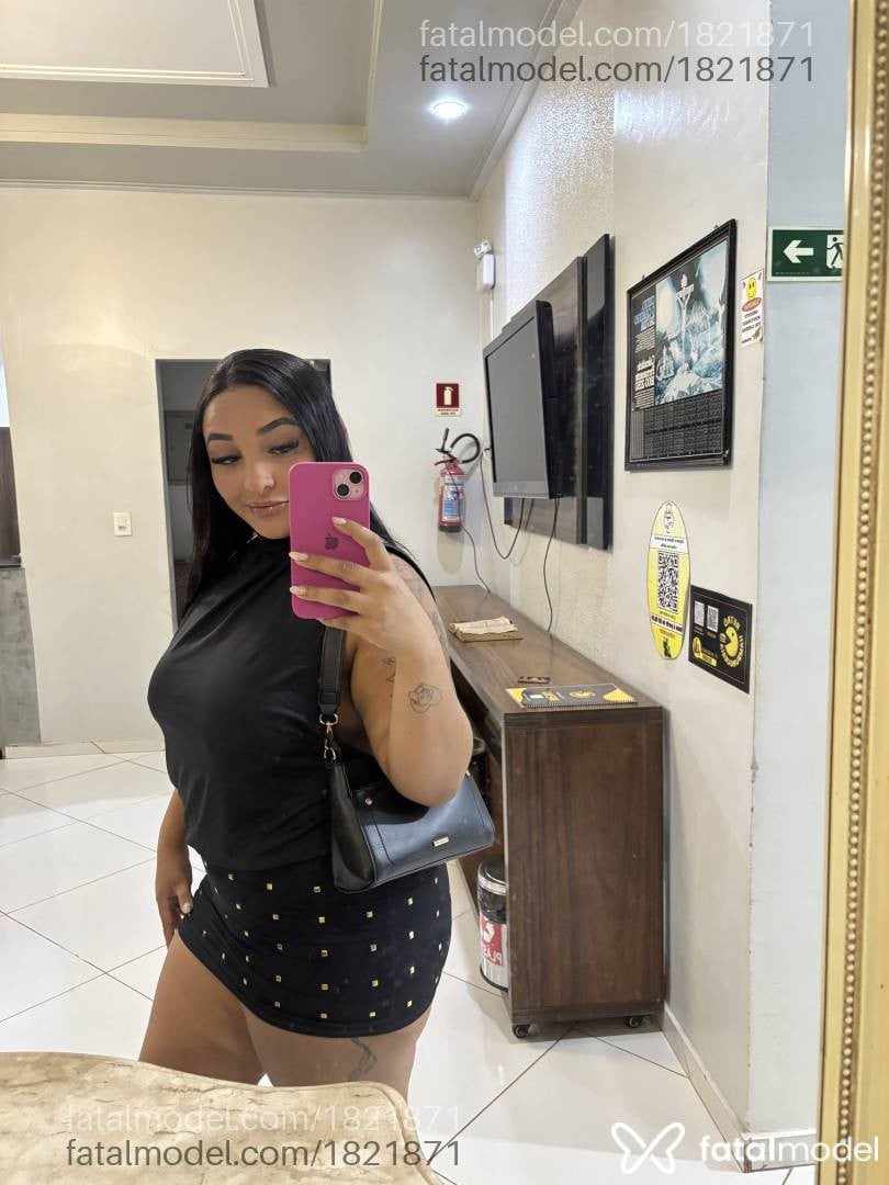 Acompanhante mulher morena (o) de olhos mel - Jhenny