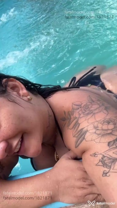 Acompanhante mulher morena (o) de olhos mel - Jhenny Acompanhante mulher morena (o) de olhos mel - Jhenny