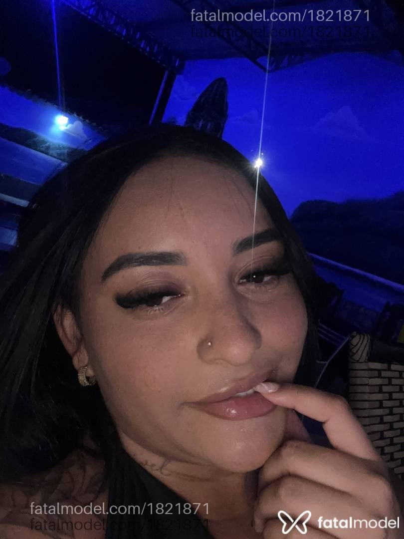 Acompanhante mulher morena (o) de olhos mel - Jhenny
