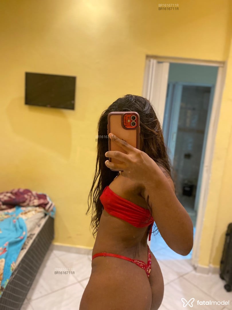 Acompanhante mulher com cabelo castanho de olhos pretos em São Paulo - Kelly Binthercurt