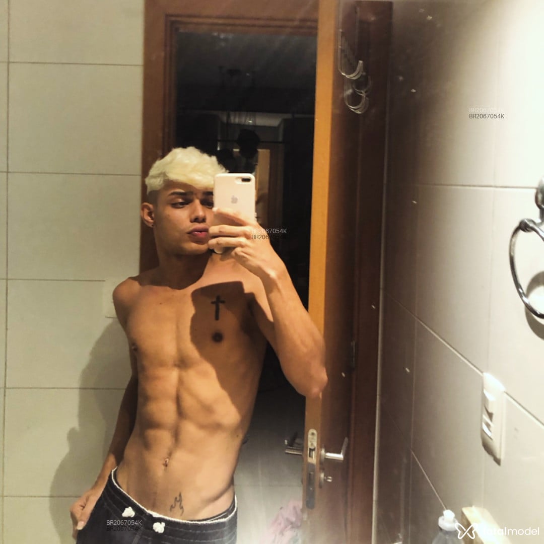 Acompanhante homem com cabelo castanho de olhos mel em João Pessoa Acompanhante homem com cabelo castanho de olhos mel em João Pessoa - Yan Muniz