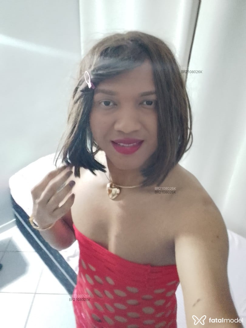 Acompanhante mulher trans com cabelo castanho de olhos castanhos em São Luís Acompanhante mulher trans com cabelo castanho de olhos castanhos em São Luís - Josii