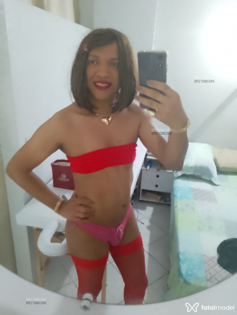Acompanhante mulher trans com cabelo castanho de olhos castanhos em São Luís Acompanhante mulher trans com cabelo castanho de olhos castanhos em São Luís - Josii