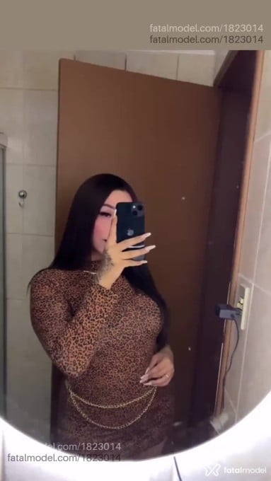 Acompanhante mulher trans com cabelo castanho de olhos castanhos em Franca - Sofy Albuquerque