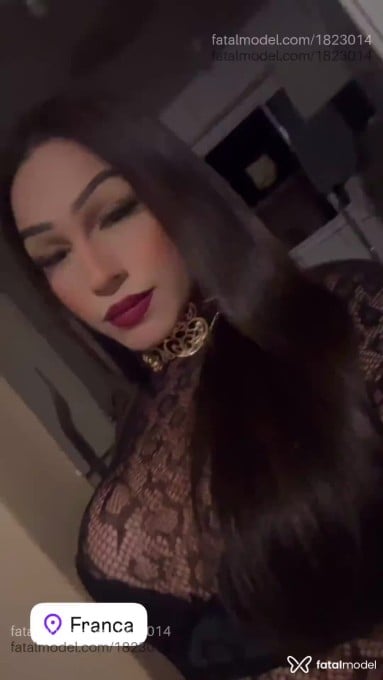 Acompanhante mulher trans com cabelo castanho de olhos castanhos em Franca - Sofy Albuquerque