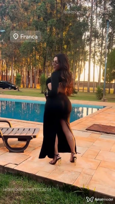 Acompanhante mulher trans com cabelo castanho de olhos castanhos em Franca - Sofy Albuquerque