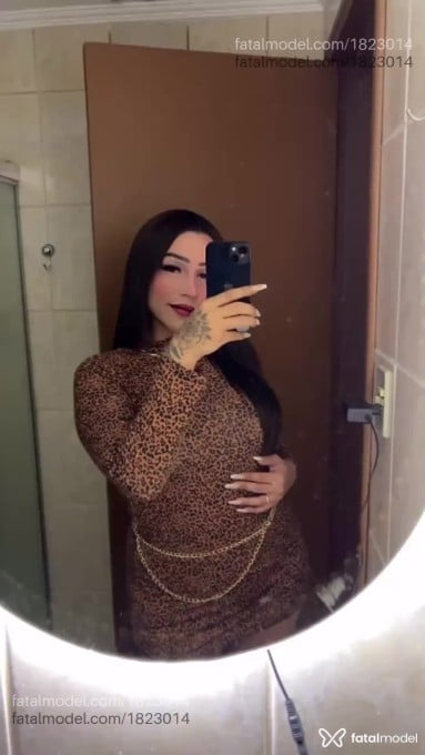 Acompanhante mulher trans com cabelo castanho de olhos castanhos em Franca - Sofy Albuquerque