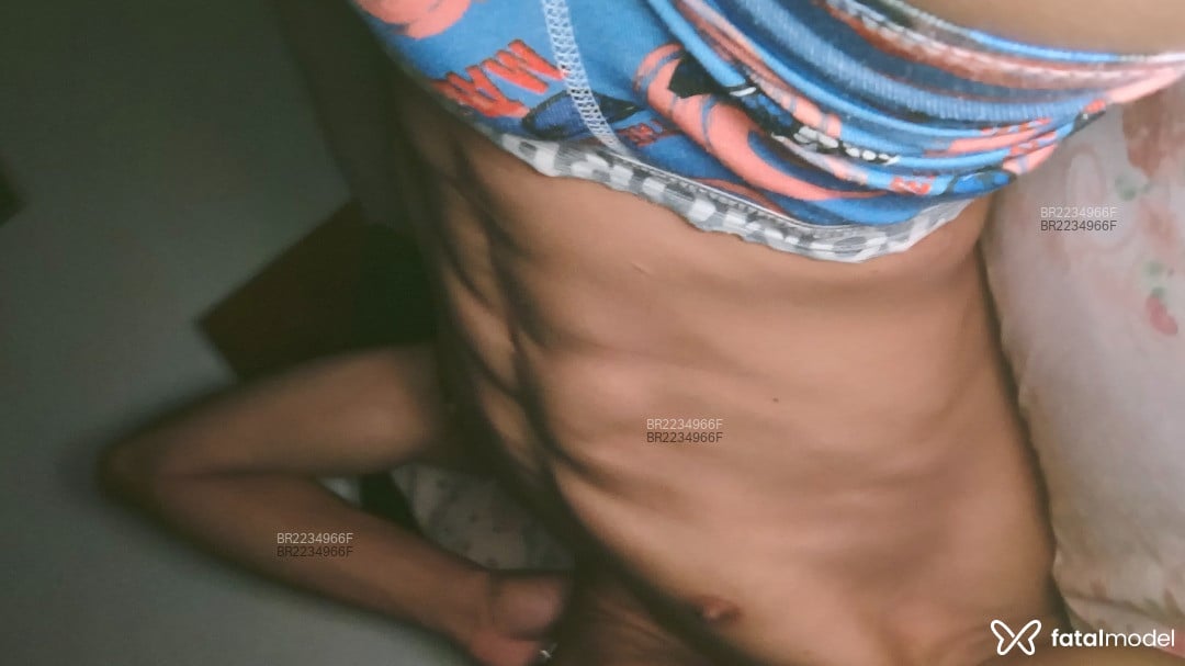 Acompanhante homem com cabelo castanho de olhos pretos em Passos Acompanhante homem com cabelo castanho de olhos pretos em Passos - Weverton