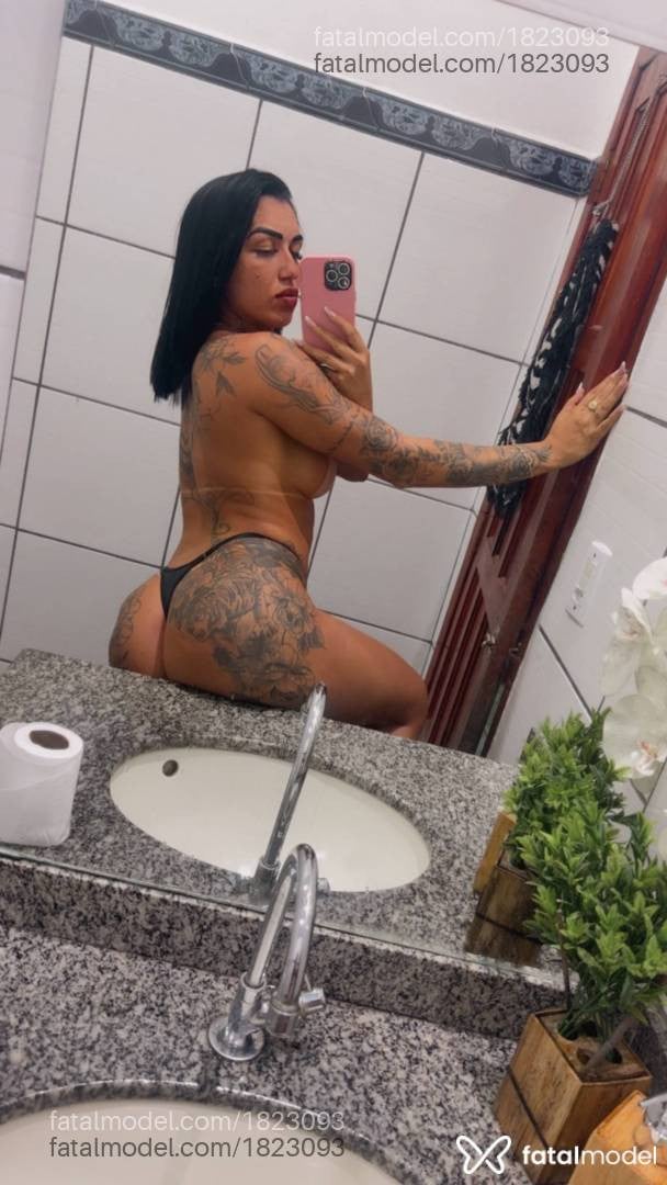 Acompanhante mulher com cabelo castanho de olhos pretos - Rafaella