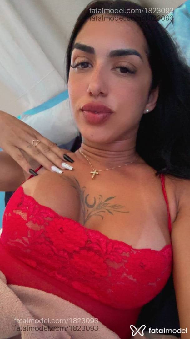 Acompanhante mulher com cabelo castanho de olhos pretos em Angra dos Reis - Rafaella