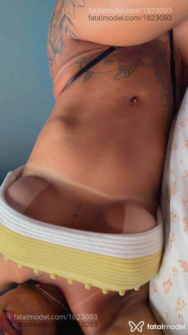 Acompanhante mulher com cabelo castanho de olhos pretos - Rafaella
