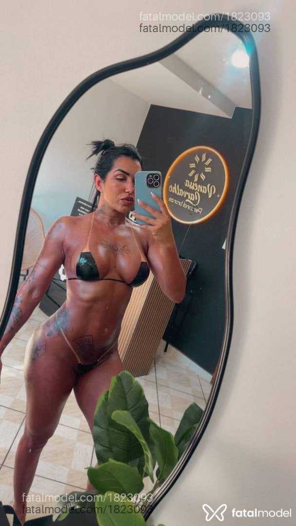 Acompanhante mulher com cabelo castanho de olhos pretos em Angra dos Reis - Rafaella