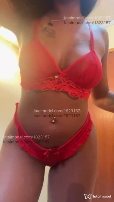 Acompanhante mulher morena (o) de olhos pretos - Ketelyn Acompanhante mulher morena (o) de olhos pretos - Ketelyn
