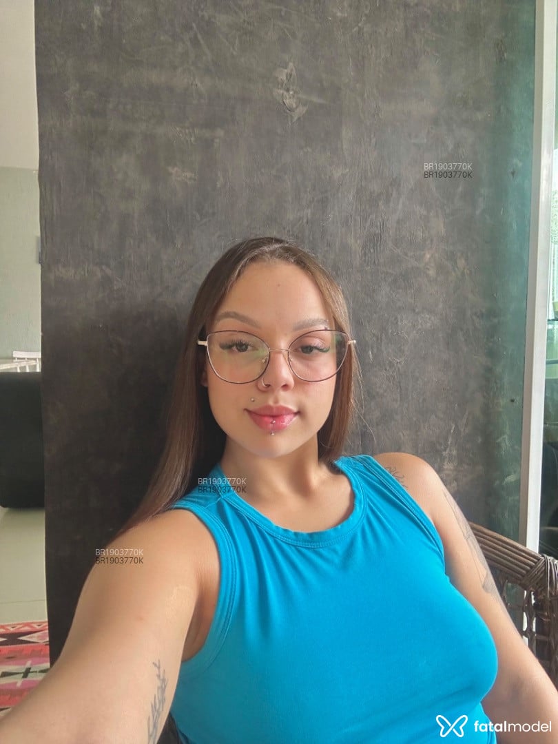 Acompanhante mulher loira (o) de olhos castanhos em São Paulo Acompanhante mulher loira (o) de olhos castanhos em São Paulo - Sofia