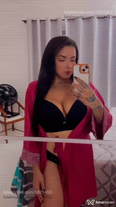 Acompanhante mulher com cabelo castanho de olhos castanhos em Araruama - Vivi Andrade