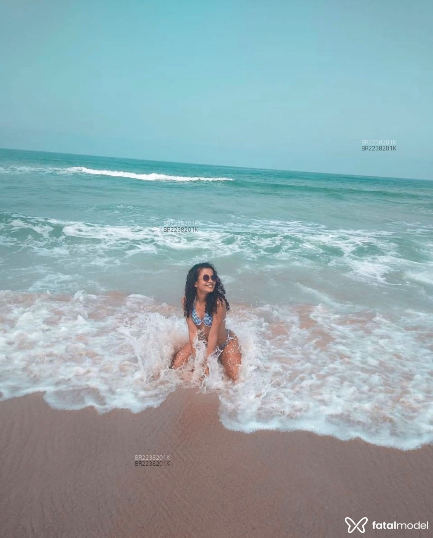 Acompanhante mulher com cabelo castanho de olhos mel em Virtual - Juliana