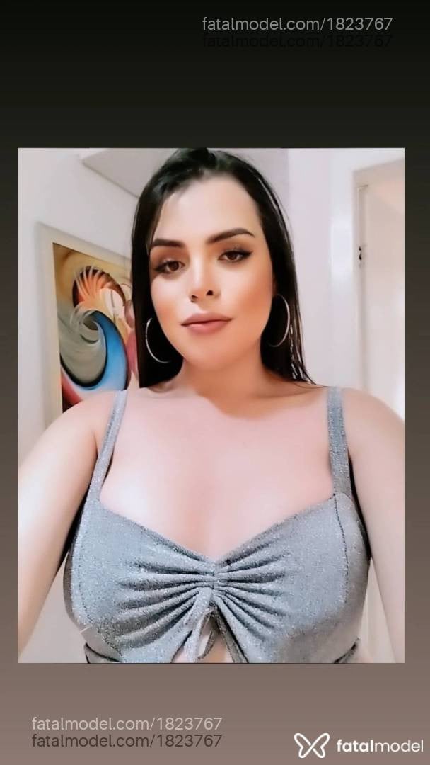 Acompanhante mulher trans morena (o) de olhos castanhos - Alicia