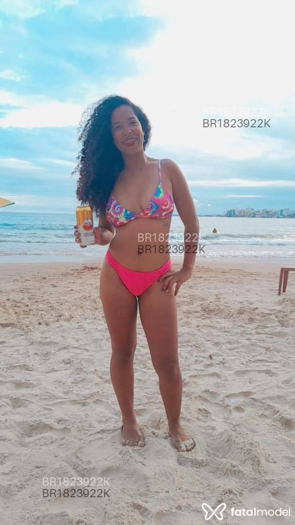 Acompanhante mulher com cabelo castanho de olhos castanhos em Angra dos Reis - Rebeca