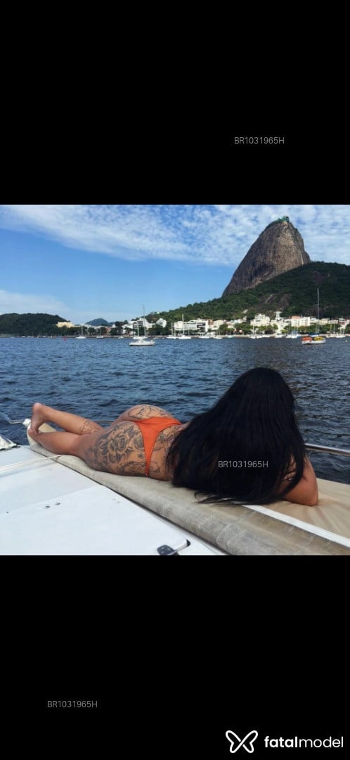 Acompanhante mulher com cabelo castanho de olhos castanhos em Cuiabá Acompanhante mulher com cabelo castanho de olhos castanhos em Cuiabá - Julia