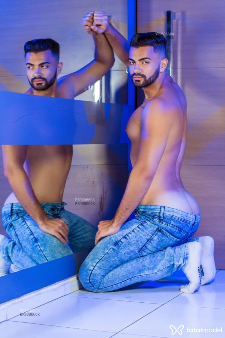 Acompanhante homem morena (o) de olhos castanhos - Thiago Sanches