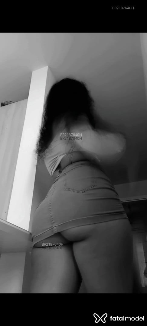 Acompanhante mulher morena (o) de olhos pretos em Brasília Acompanhante mulher morena (o) de olhos pretos em Brasília - Morena