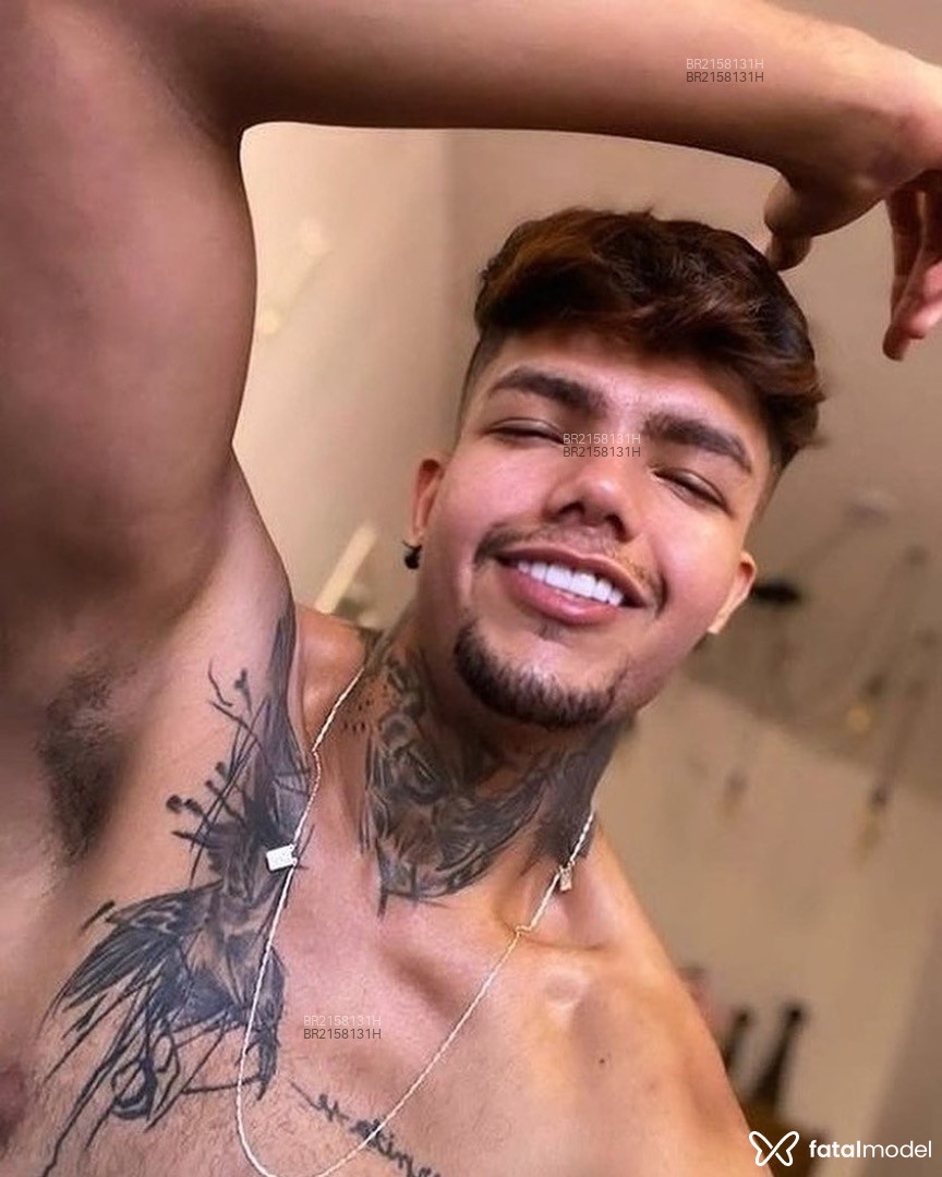 Acompanhante homem com cabelo castanho de olhos castanhos em Fortaleza Acompanhante homem com cabelo castanho de olhos castanhos em Fortaleza - Demétrio