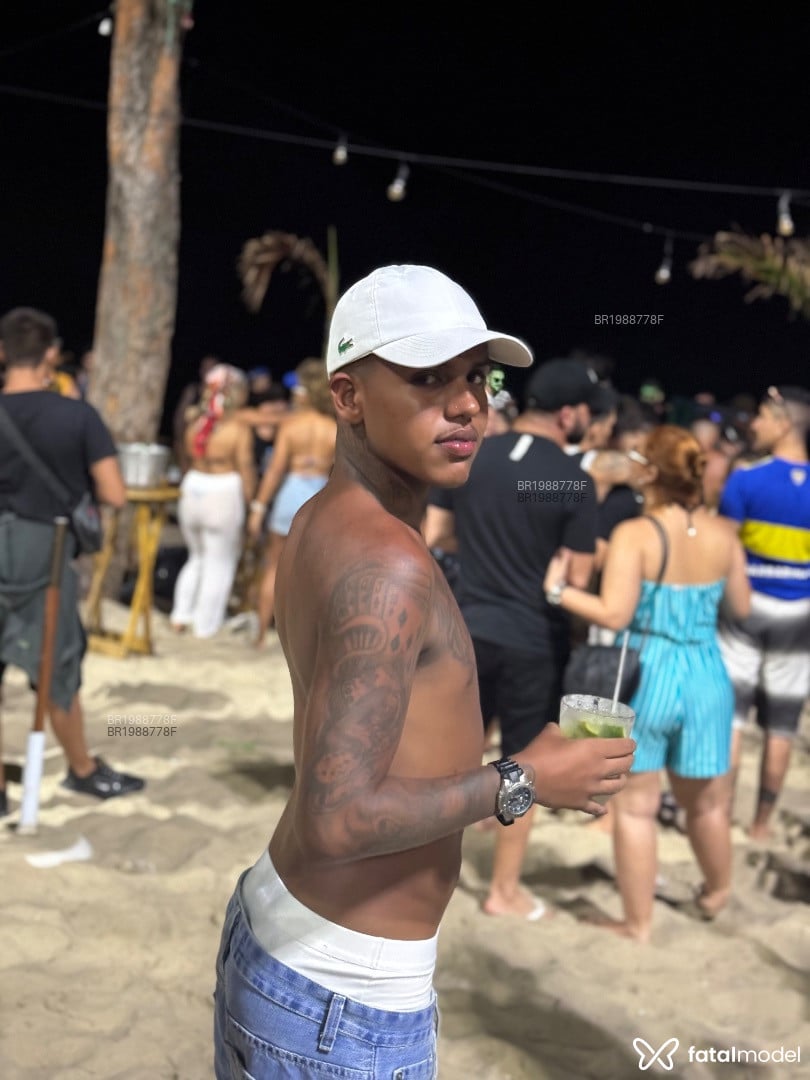 Acompanhante homem morena (o) de olhos castanhos em São Paulo - Vinicius maloka