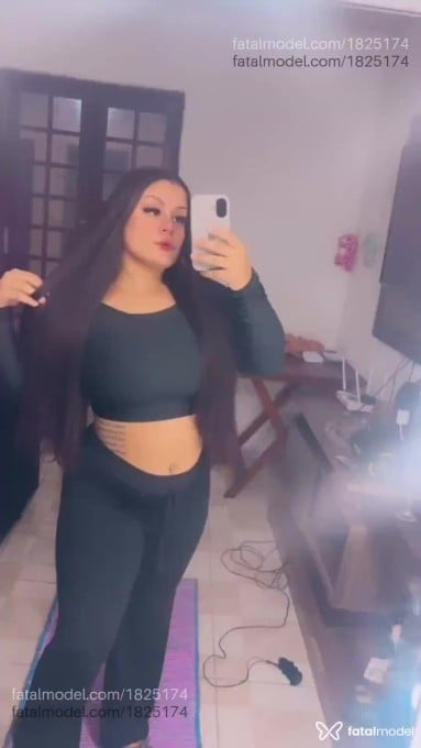 Acompanhante mulher loira (o) de olhos pretos em Colombo Acompanhante mulher loira (o) de olhos pretos em Colombo - Larissa Rafaele